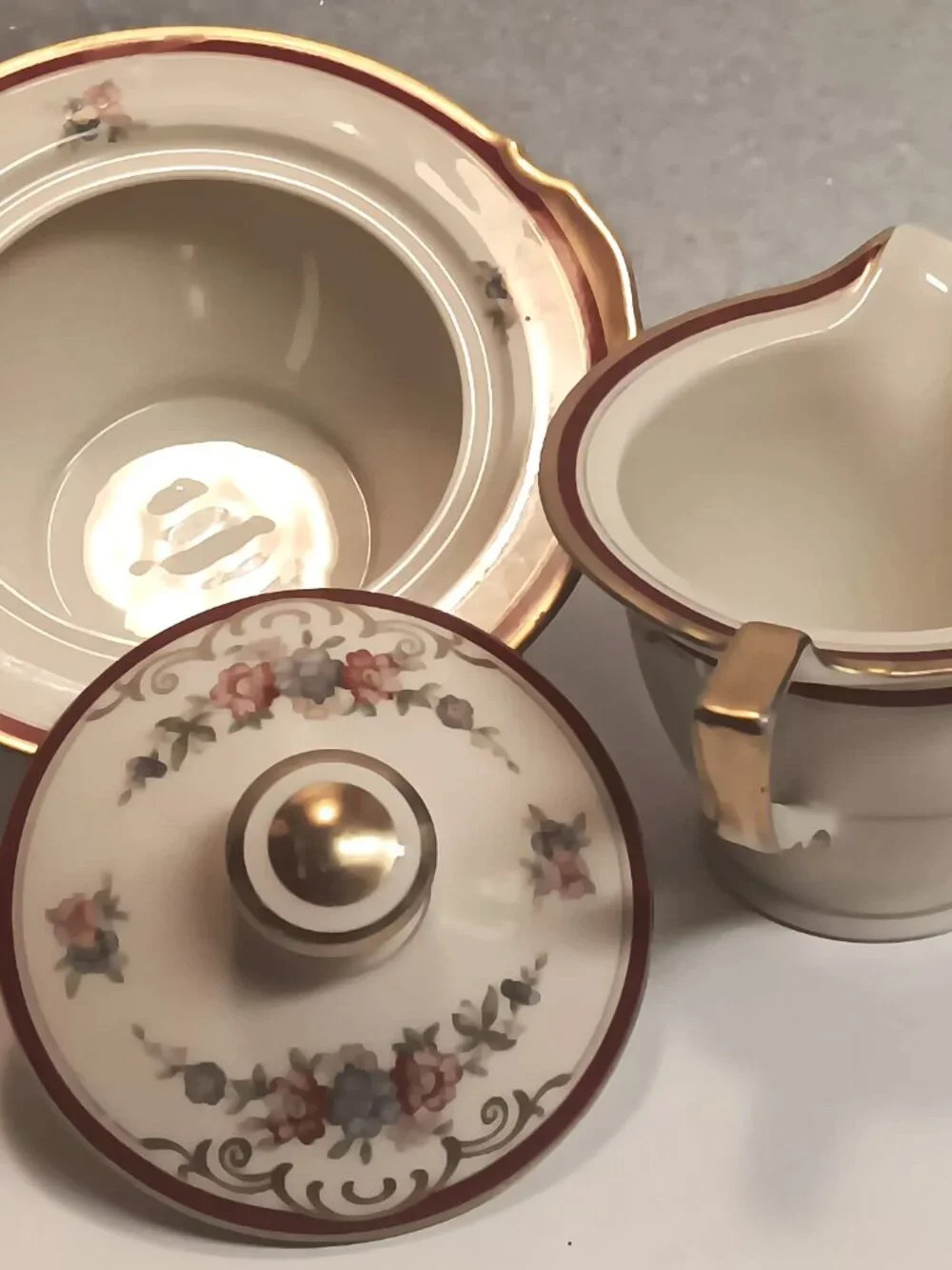 Eschenbach Lohengrin Bavaria A2013, porcelain sugar and creamer set.
